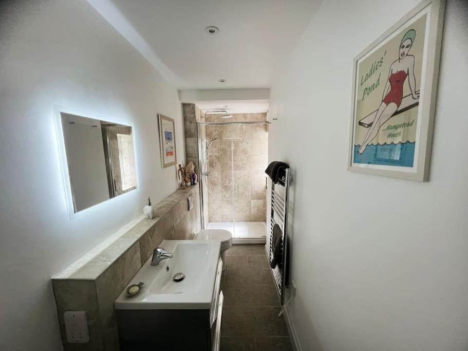 Self-Contained Ensuite Double Or Twin Bedroom In Pentir Bangor  Zewnętrze zdjęcie